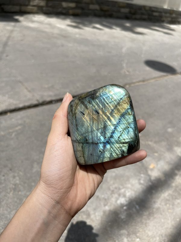 ĐÁ XÀ CỪ Labradorite– KT 7.4x 7.2cm (XC48)