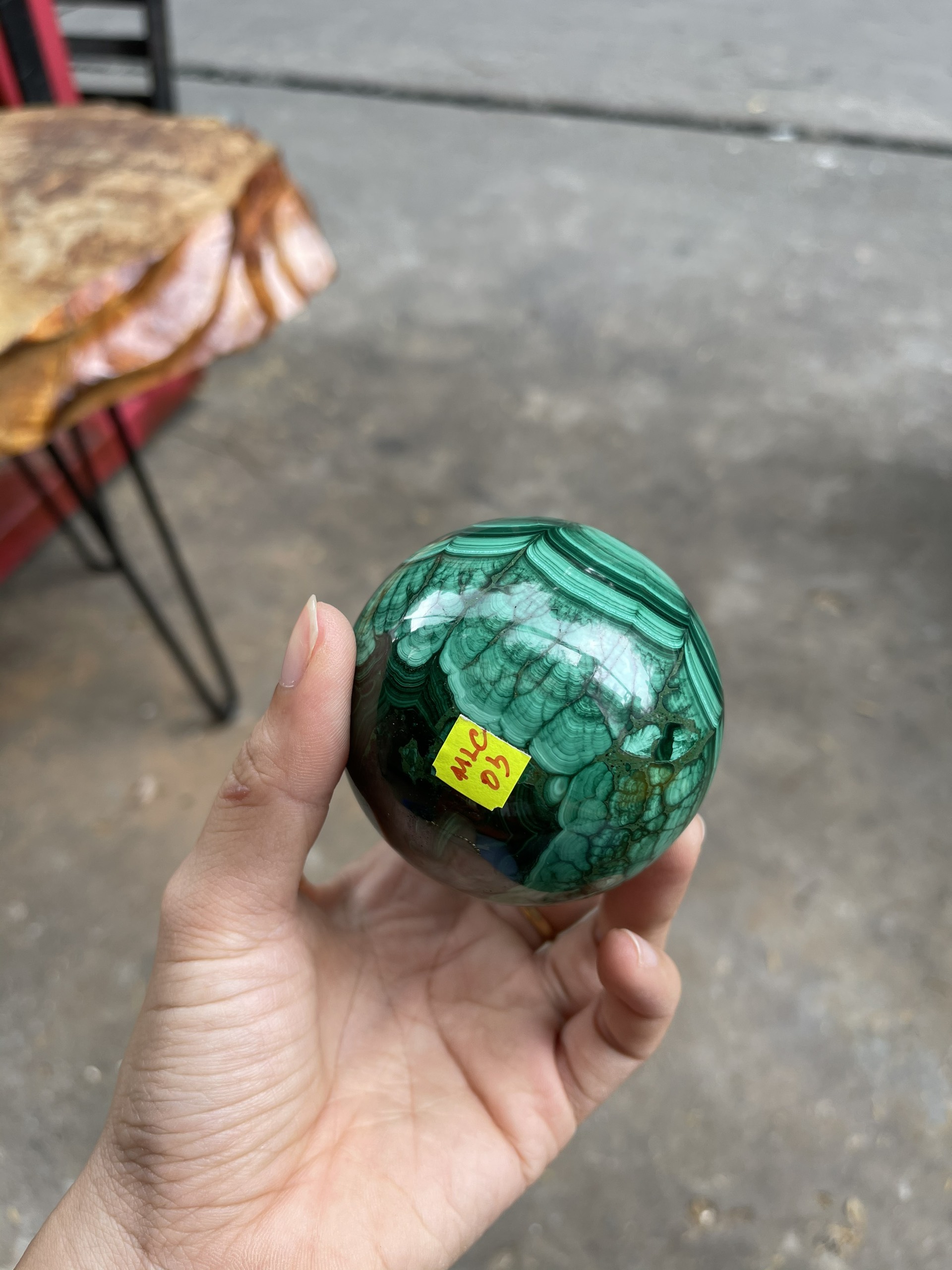 Đá MALACHITE - Quả cầu đá lông công - - 0.6kg - Dk : 6.7cm (MS : MLC03)