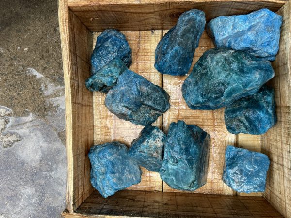 ĐÁ THÔ BLUE APATITE