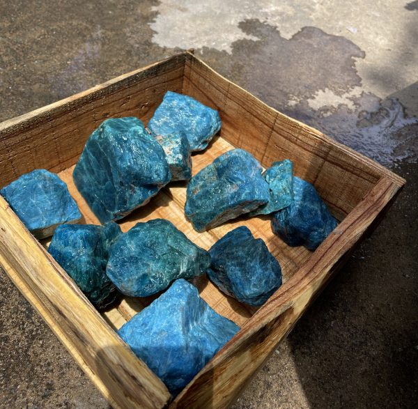 ĐÁ THÔ BLUE APATITE