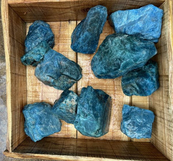 ĐÁ THÔ BLUE APATITE