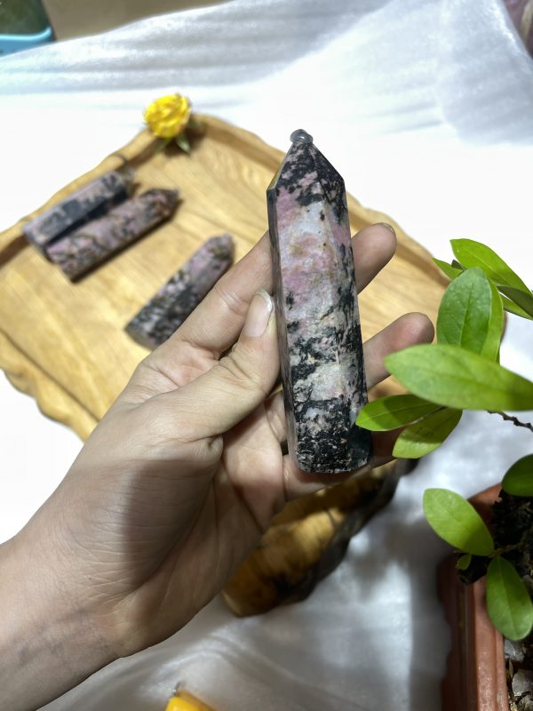 TRỤ ĐÁ TƯỜNG VI - RHODONITE POINT