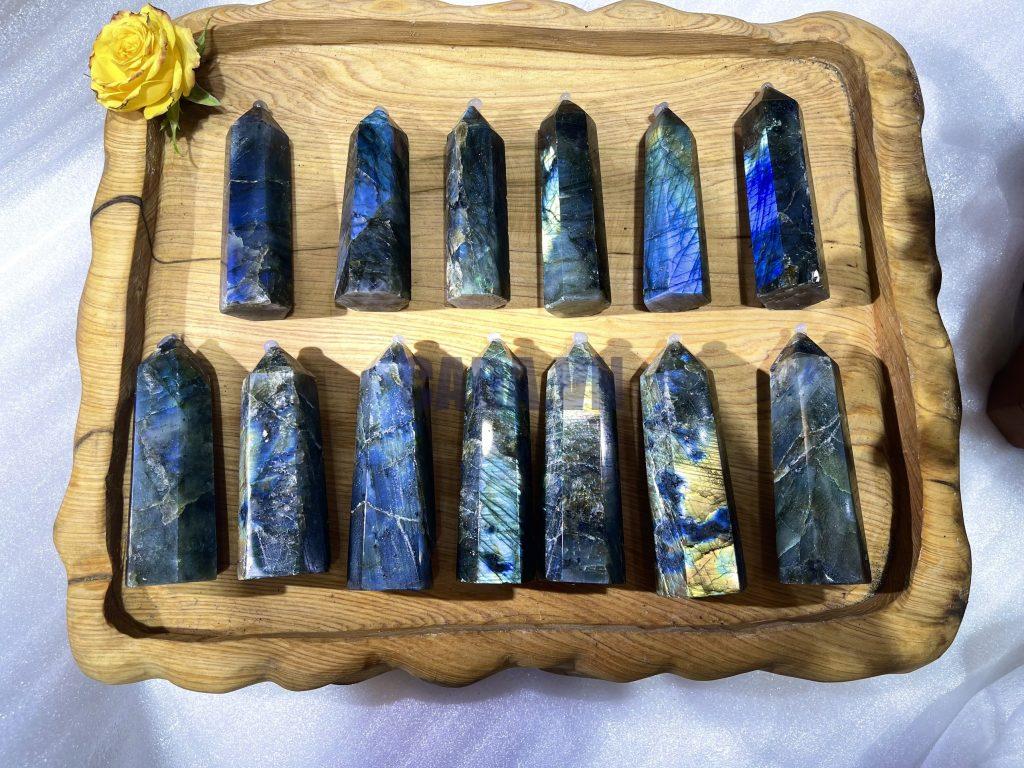 Trụ đá xà cừ - đá hắc nguyệt quang - Labradorite point