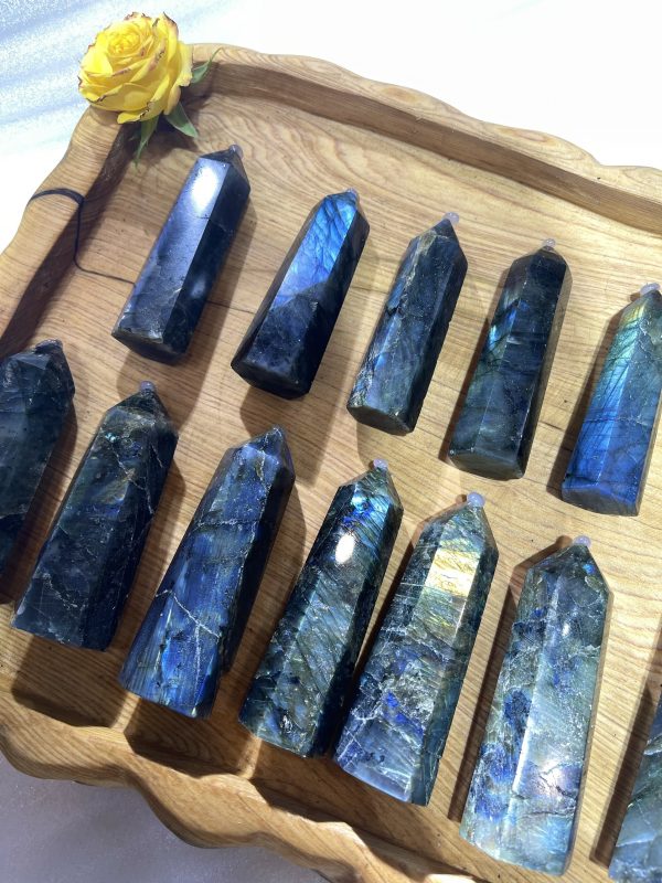 Trụ đá xà cừ - đá hắc nguyệt quang - Labradorite point