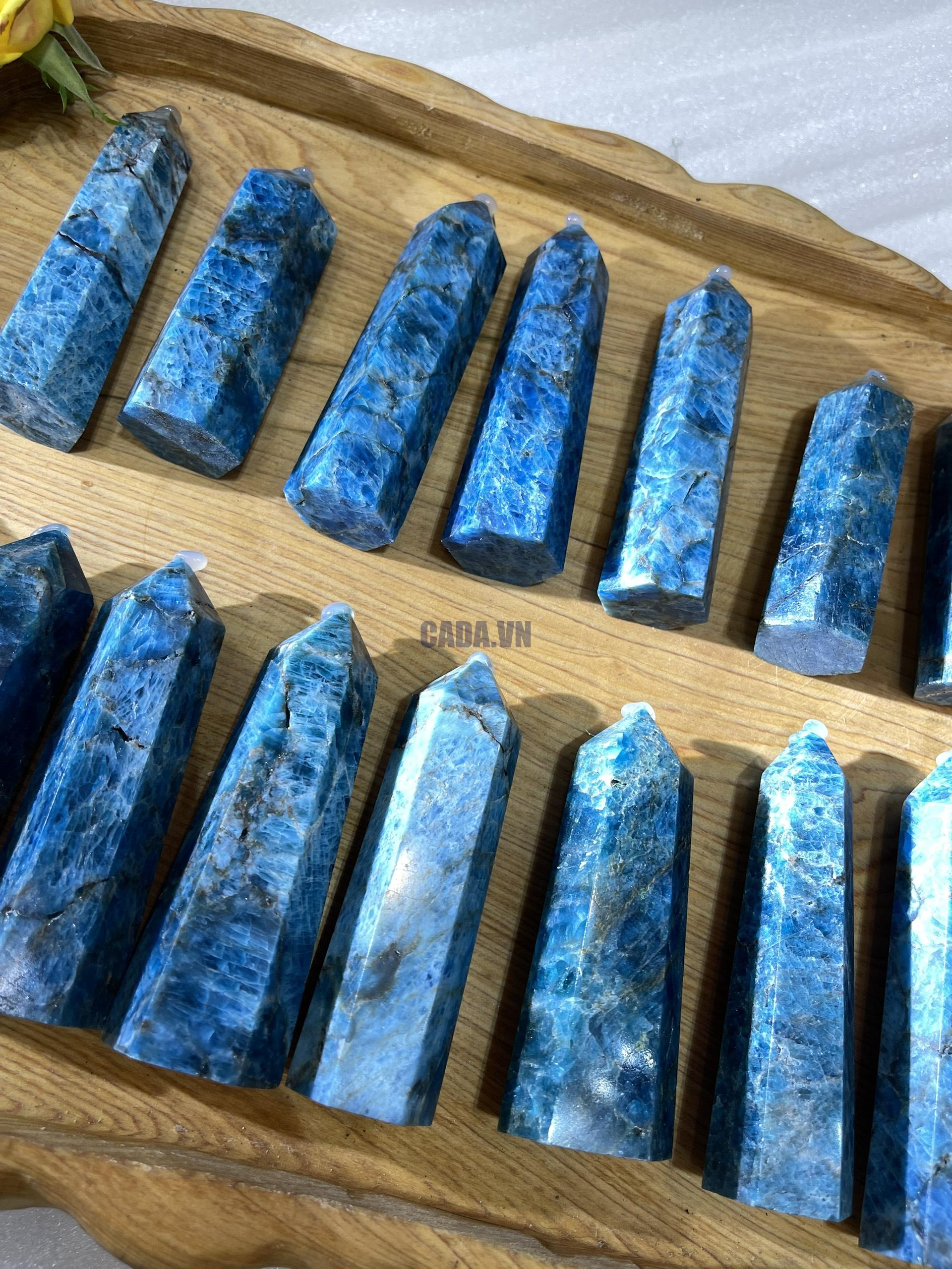 TRỤ ĐÁ APATITE - BLUE APATITE POINT