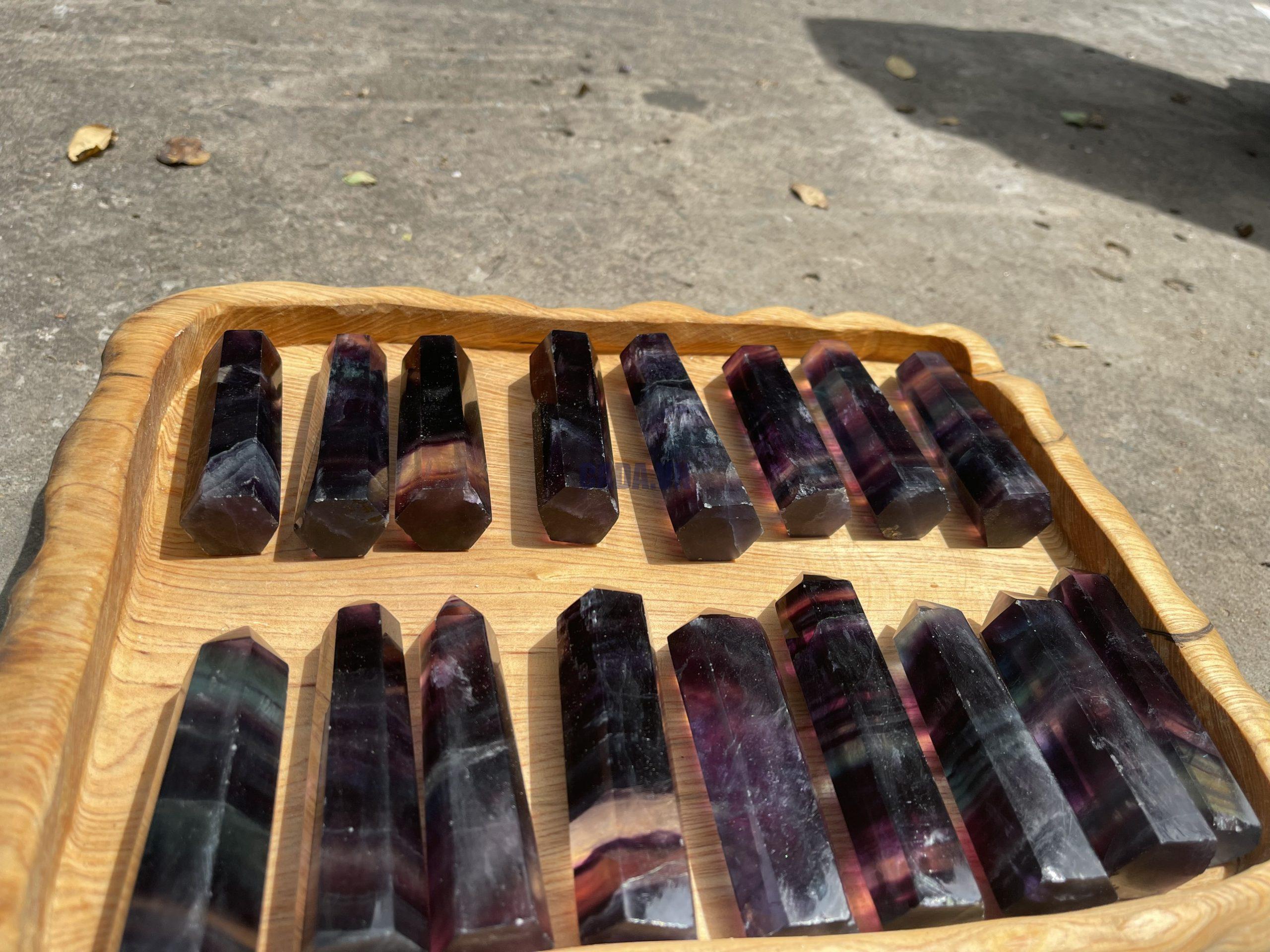 Trụ đá Fluorite nhiều màu - Rainbow Fluorite Point