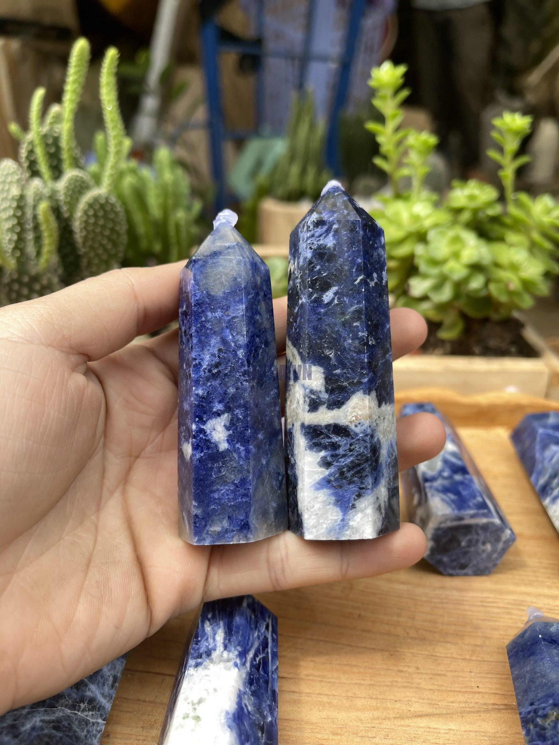 Trụ đá Sodalite - Sodalite point