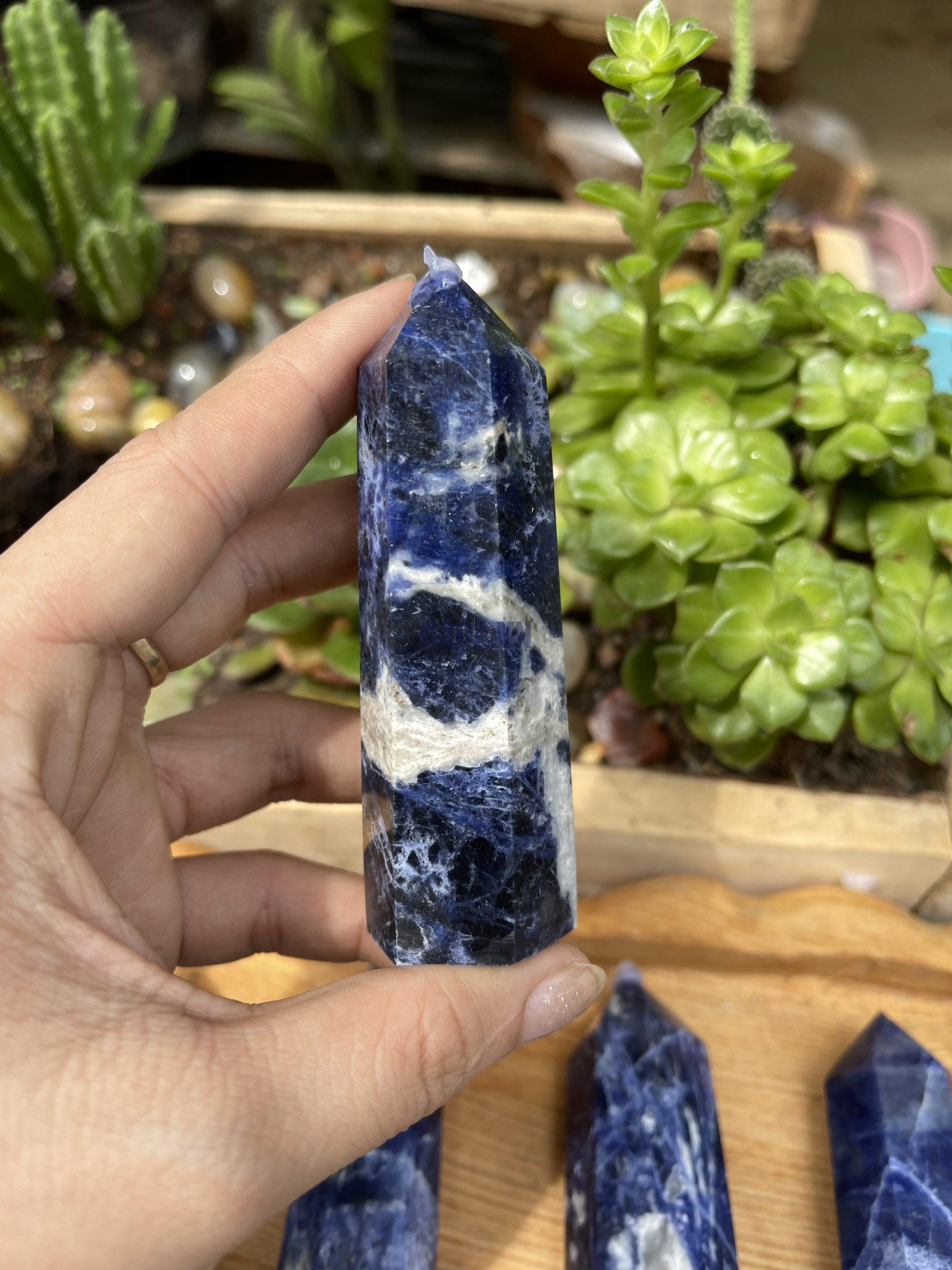 Trụ đá Sodalite - Sodalite point