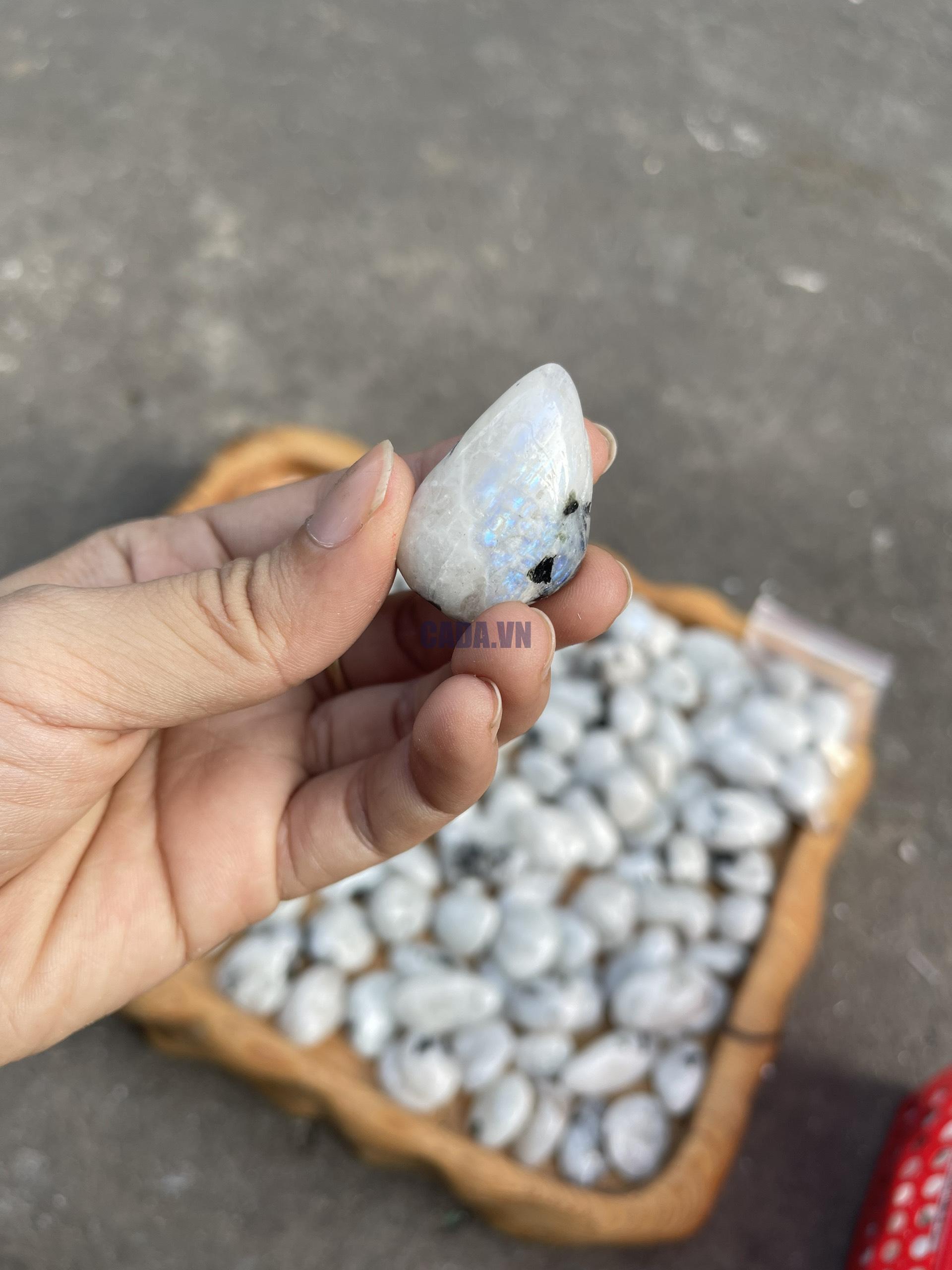 Tumbled Moonstone - Đá Mặt Trăng