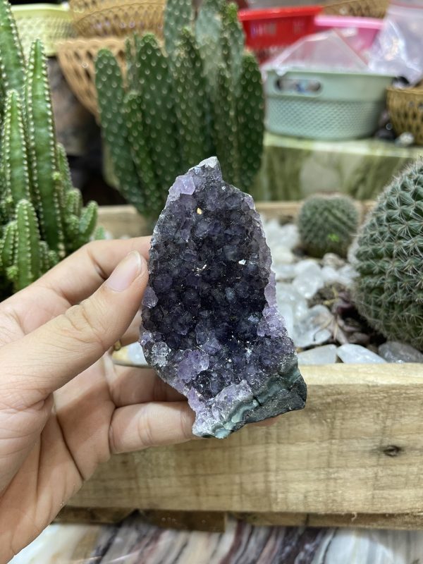 HỐC THẠCH ANH TÍM NHỎ - SMALL AMETHYST GEODE (TV115)