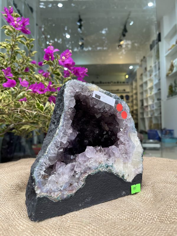 Hốc Thạch Anh Tím - Amethyst Geode (T95), KT: 16.5x17.5CM, KL: 3.5KG