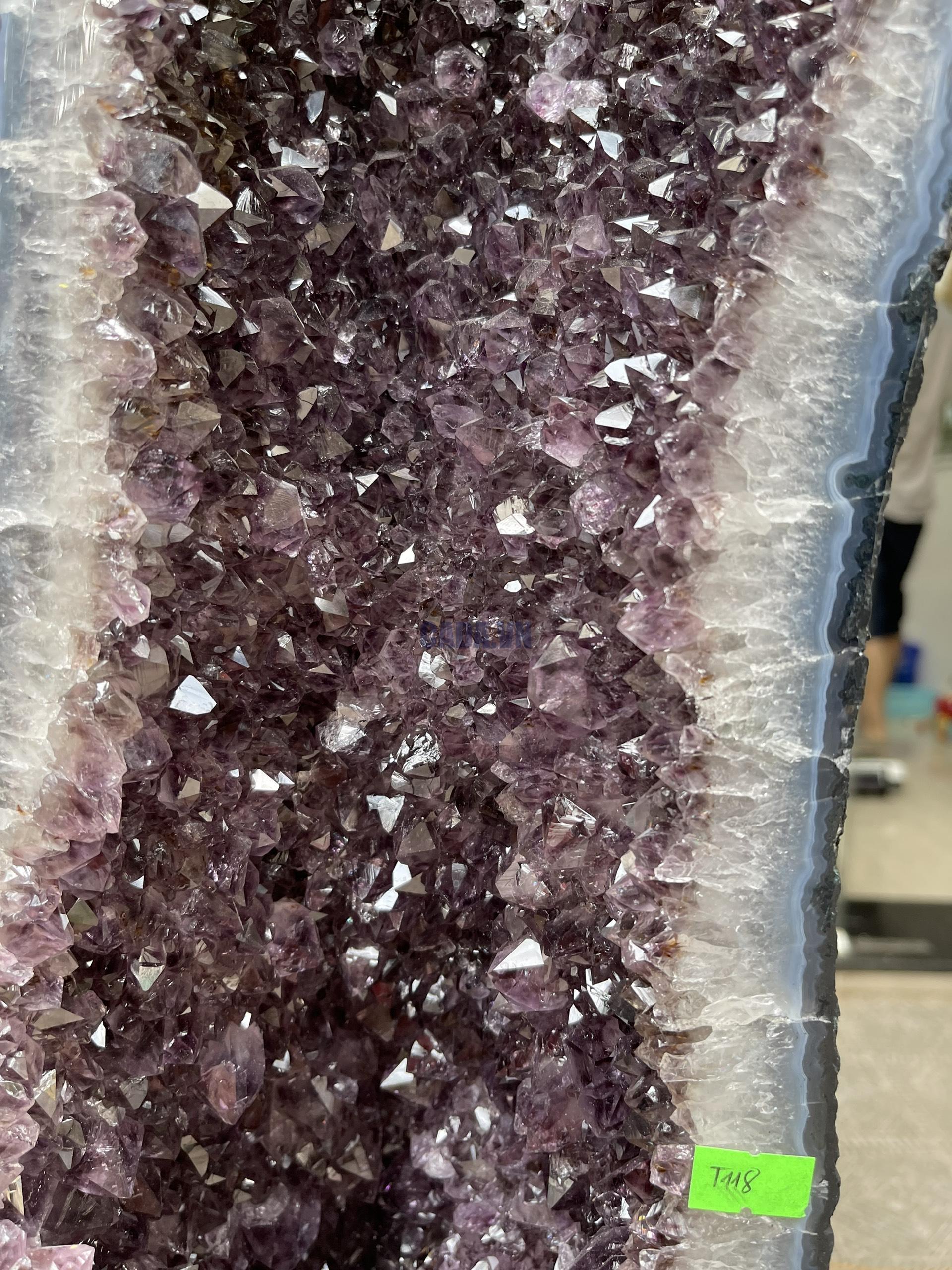 Hốc Thạch Anh Tím - Amethyst Geode (T118), KT: 64x22CM, KL: 24.9KG