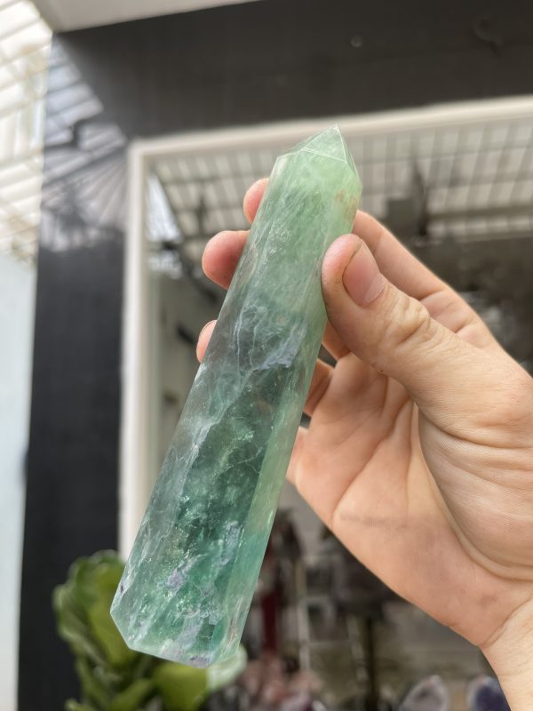 Trụ Fluorite Xanh - Green Fluorite Point, KT: 15X3.8CM, KL: 0.26KG (TF135)