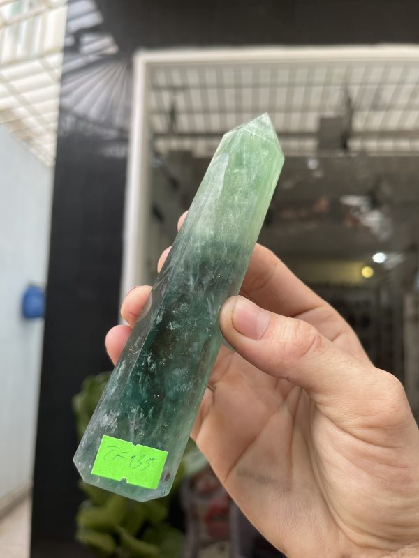 Trụ Fluorite Xanh - Green Fluorite Point, KT: 15X3.8CM, KL: 0.26KG (TF135)