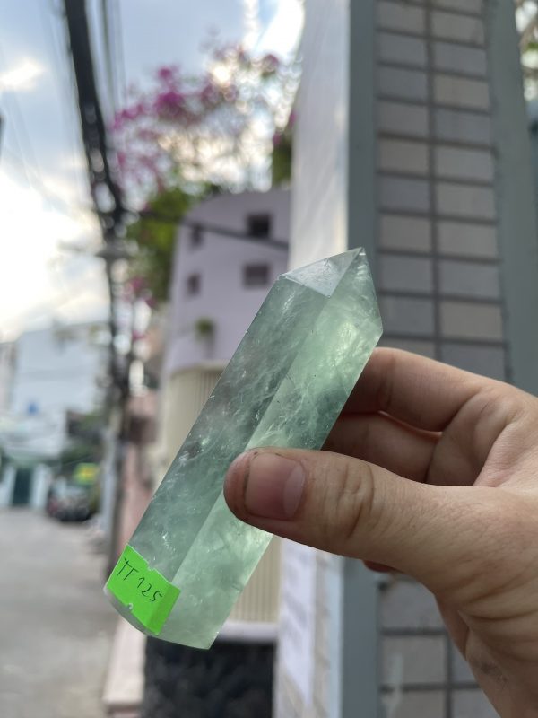 Trụ Fluorite Xanh - Green Fluorite Point, KT: 11.6X3.6CM, KL: 0.266KG (TF125)