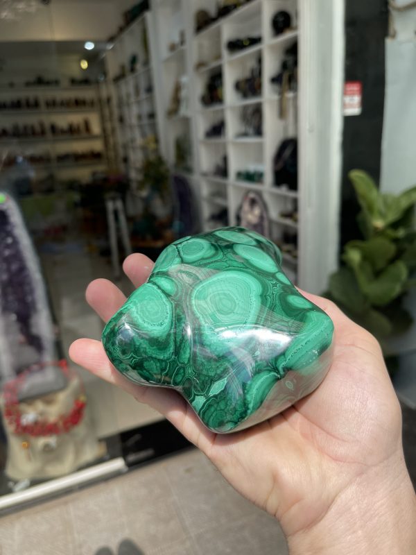 ĐÁ LÔNG CÔNG – ĐÁ KHỔNG TƯỚC – MALACHITE (LC2), KT: 14×14 CM; KL: 1.44KG