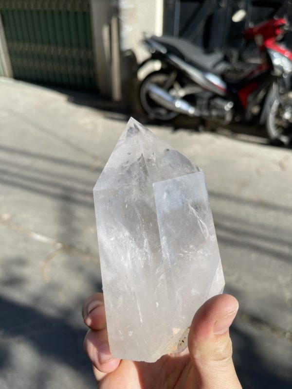 Trụ Thạch Anh Trắng trong có cầu vồng – Rainbow Clear Quartz Point, KL: 0.97 KG (TTT167)