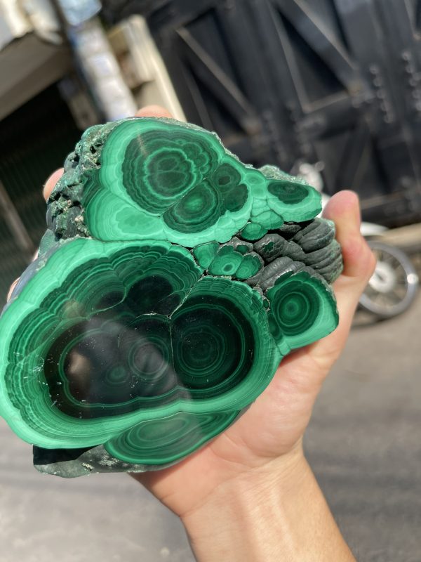 ĐÁ LÔNG CÔNG – ĐÁ KHỔNG TƯỚC – MALACHITE (LC14), KT: 13.5×10.5 CM; KL: 0.936KG