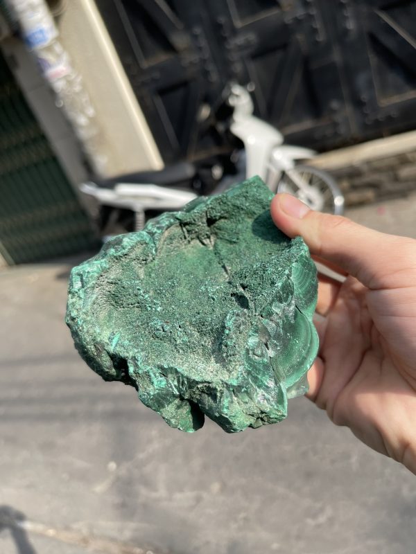 ĐÁ LÔNG CÔNG – ĐÁ KHỔNG TƯỚC – MALACHITE (LC14), KT: 13.5×10.5 CM; KL: 0.936KG