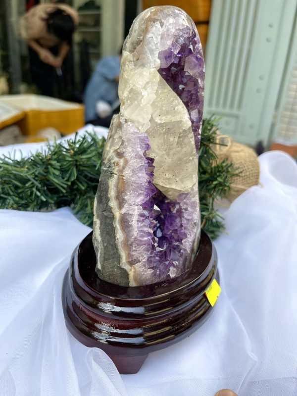 HỐC THẠCH ANH TÍM NHỎ – SMALL AMETHYST GEODE TU100