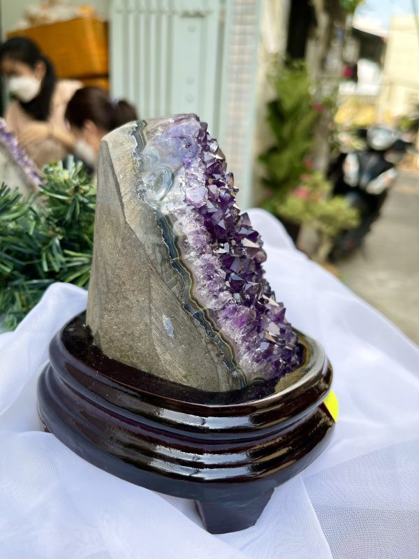 HỐC THẠCH ANH TÍM NHỎ – SMALL AMETHYST GEODE TU101