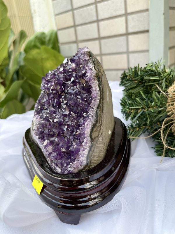 HỐC THẠCH ANH TÍM NHỎ – SMALL AMETHYST GEODE TU104