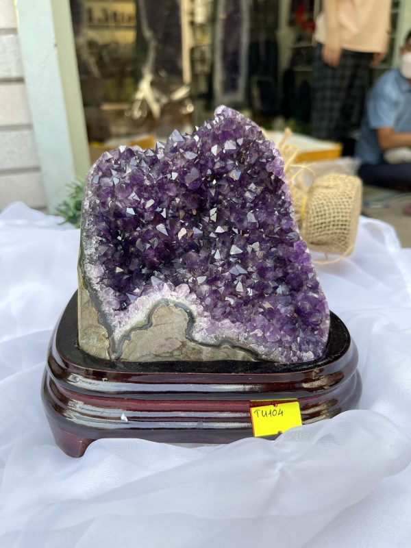 HỐC THẠCH ANH TÍM NHỎ – SMALL AMETHYST GEODE TU104