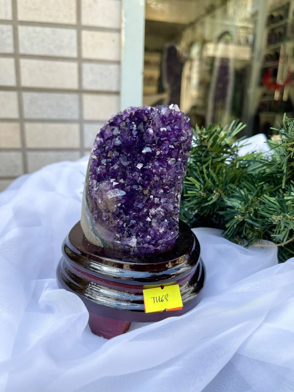 HỐC THẠCH ANH TÍM NHỎ – SMALL AMETHYST GEODE TU68