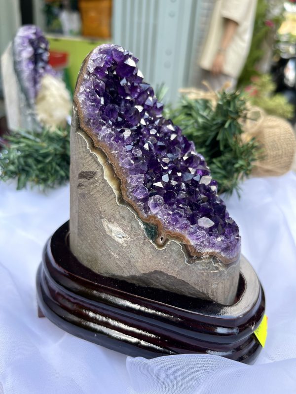 HỐC THẠCH ANH TÍM NHỎ – SMALL AMETHYST GEODE TU77