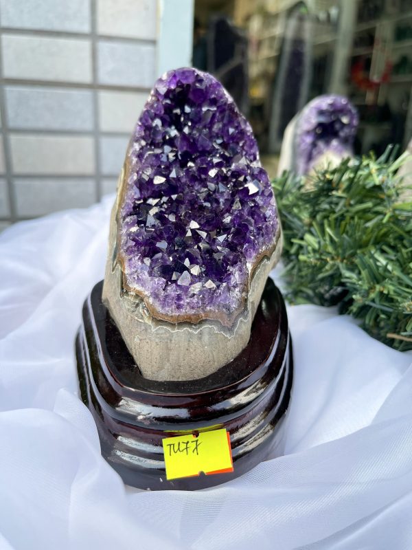 HỐC THẠCH ANH TÍM NHỎ – SMALL AMETHYST GEODE TU77