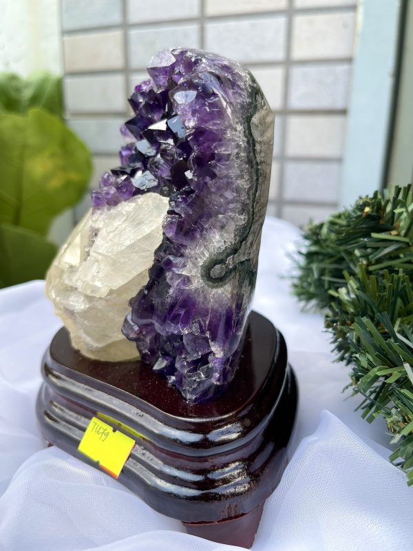 HỐC THẠCH ANH TÍM NHỎ – SMALL AMETHYST GEODE TU79