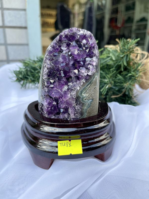 HỐC THẠCH ANH TÍM NHỎ – SMALL AMETHYST GEODE TU81