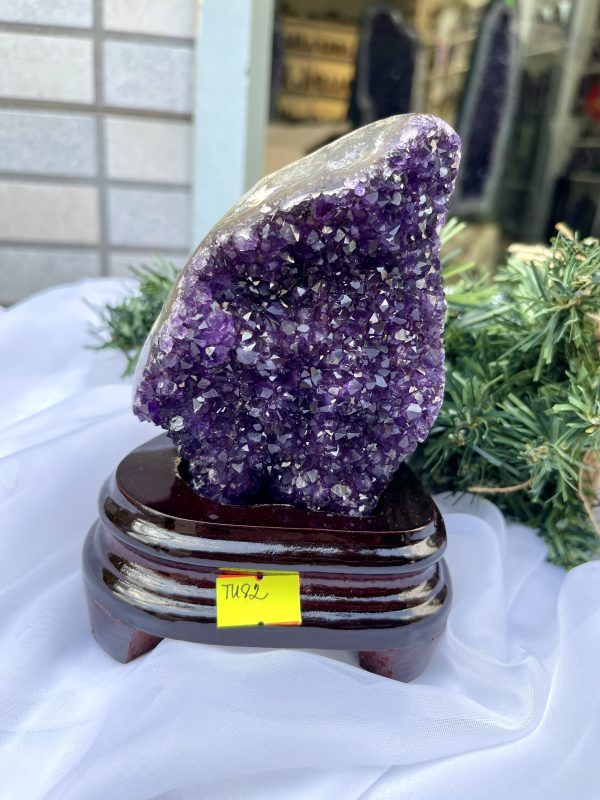 HỐC THẠCH ANH TÍM NHỎ – SMALL AMETHYST GEODE TU82