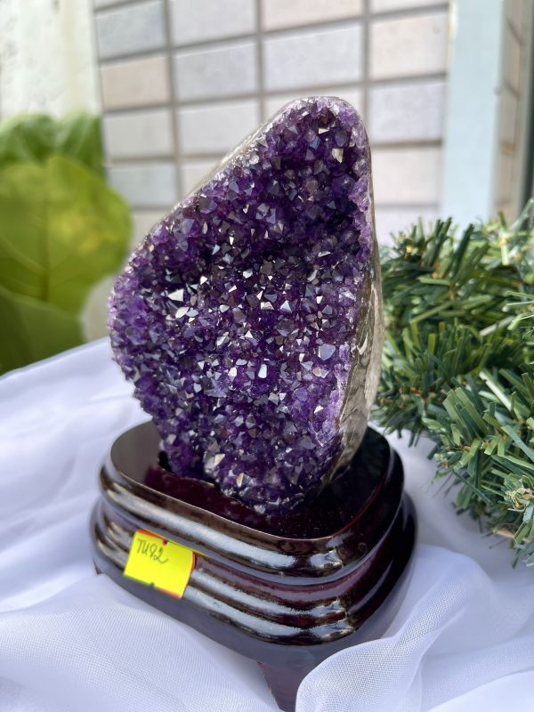 HỐC THẠCH ANH TÍM NHỎ – SMALL AMETHYST GEODE TU82