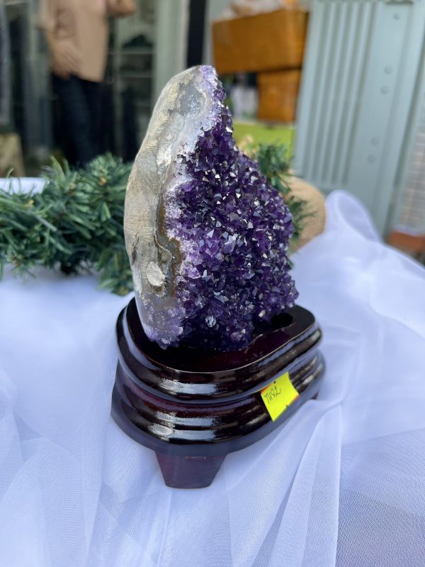 HỐC THẠCH ANH TÍM NHỎ – SMALL AMETHYST GEODE TU82