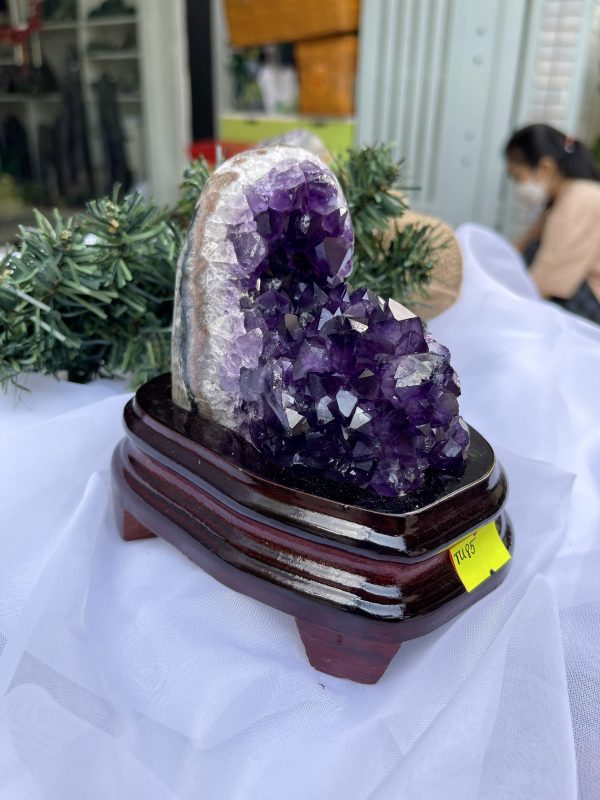 HỐC THẠCH ANH TÍM NHỎ – SMALL AMETHYST GEODE TU85