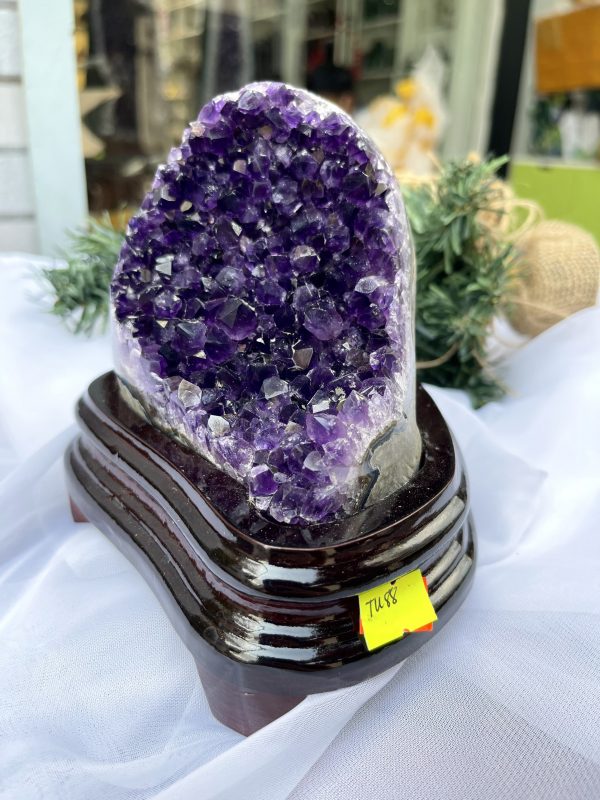 HỐC THẠCH ANH TÍM NHỎ – SMALL AMETHYST GEODE TU88