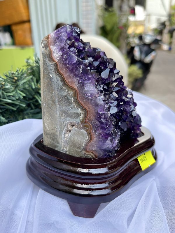 HỐC THẠCH ANH TÍM NHỎ – SMALL AMETHYST GEODE TU89