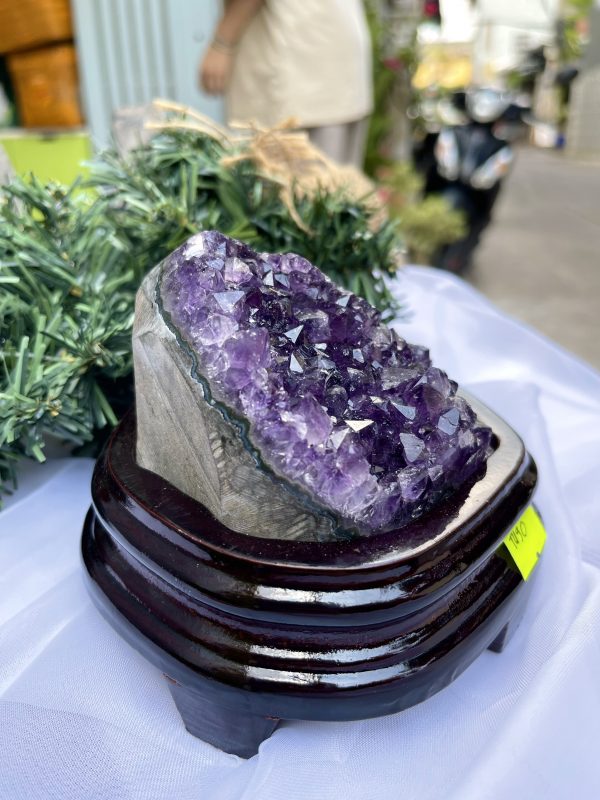 HỐC THẠCH ANH TÍM NHỎ – SMALL AMETHYST GEODE TU90