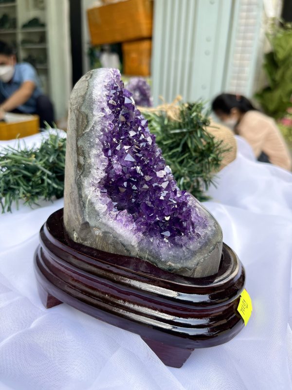 HỐC THẠCH ANH TÍM NHỎ – SMALL AMETHYST GEODE TU92