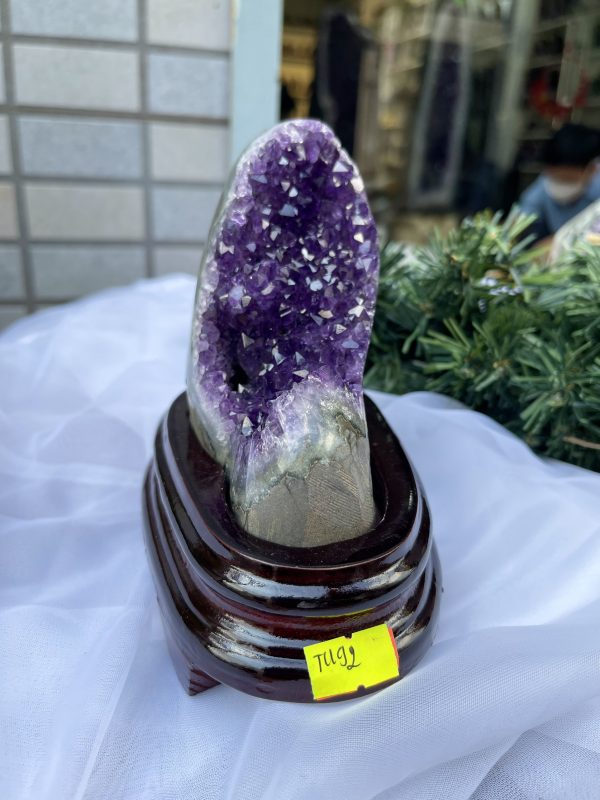 HỐC THẠCH ANH TÍM NHỎ – SMALL AMETHYST GEODE TU92