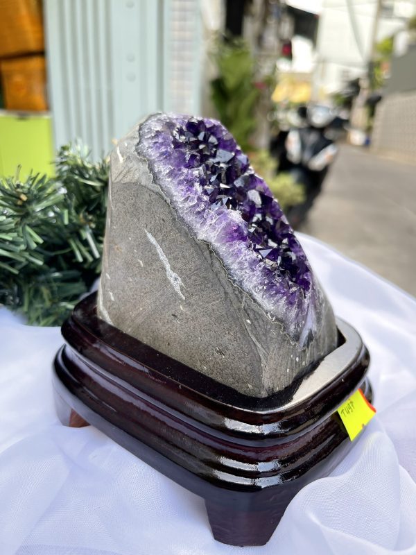 HỐC THẠCH ANH TÍM NHỎ – SMALL AMETHYST GEODE TU97