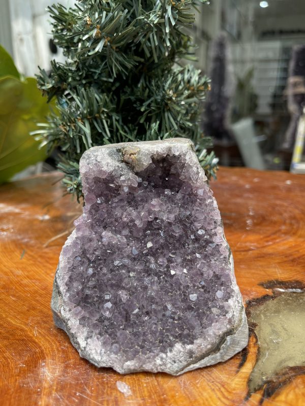 HỐC THẠCH ANH TÍM NHỎ – SMALL AMETHYST GEODE (TV306), KL: 0.560KG, KT: 11×10 CM