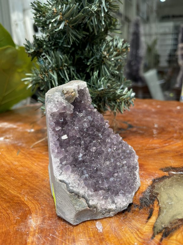 HỐC THẠCH ANH TÍM NHỎ – SMALL AMETHYST GEODE (TV306), KL: 0.560KG, KT: 11×10 CM