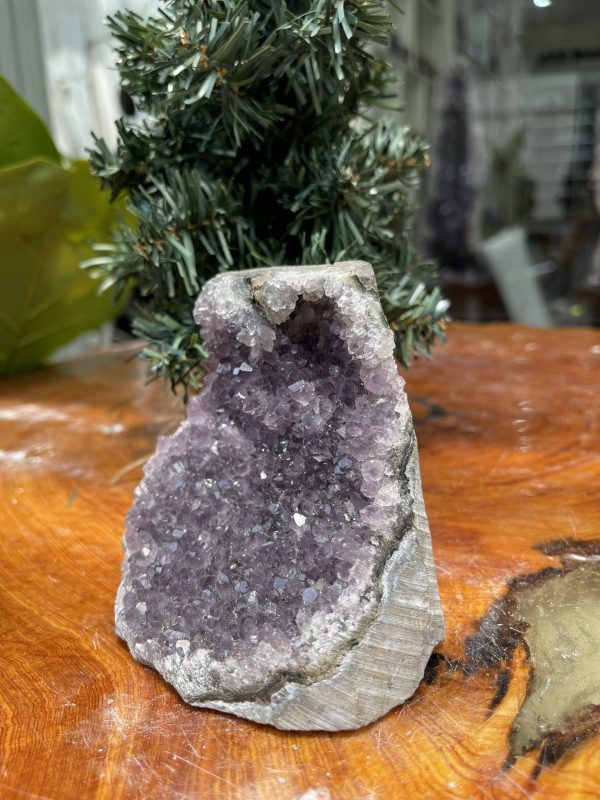 HỐC THẠCH ANH TÍM NHỎ – SMALL AMETHYST GEODE (TV306), KL: 0.560KG, KT: 11×10 CM