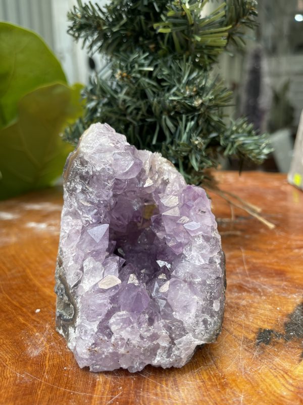 HỐC THẠCH ANH TÍM NHỎ – SMALL AMETHYST GEODE (TV324), KL: 0.652KG, KT: 10×8 CM