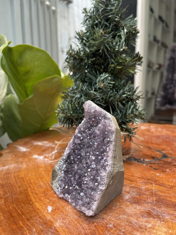 HỐC THẠCH ANH TÍM NHỎ – SMALL AMETHYST GEODE (TV332), KL: 0.616KG, KT: 11×8 CM