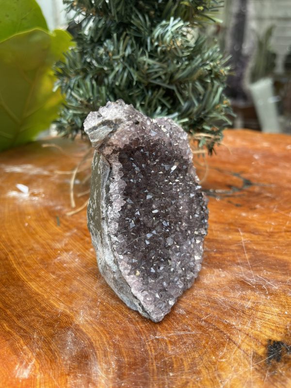 HỐC THẠCH ANH TÍM NHỎ – SMALL AMETHYST GEODE (TV334), KL: 0.410KG, KT: 10×7 CM