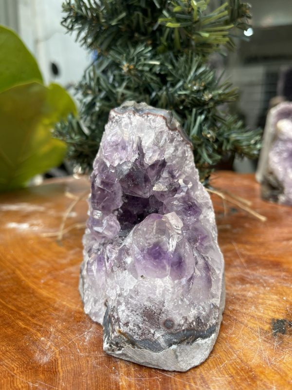 HỐC THẠCH ANH TÍM NHỎ – SMALL AMETHYST GEODE (TV345), KL: 0.616KG, KT: 11×8 CM