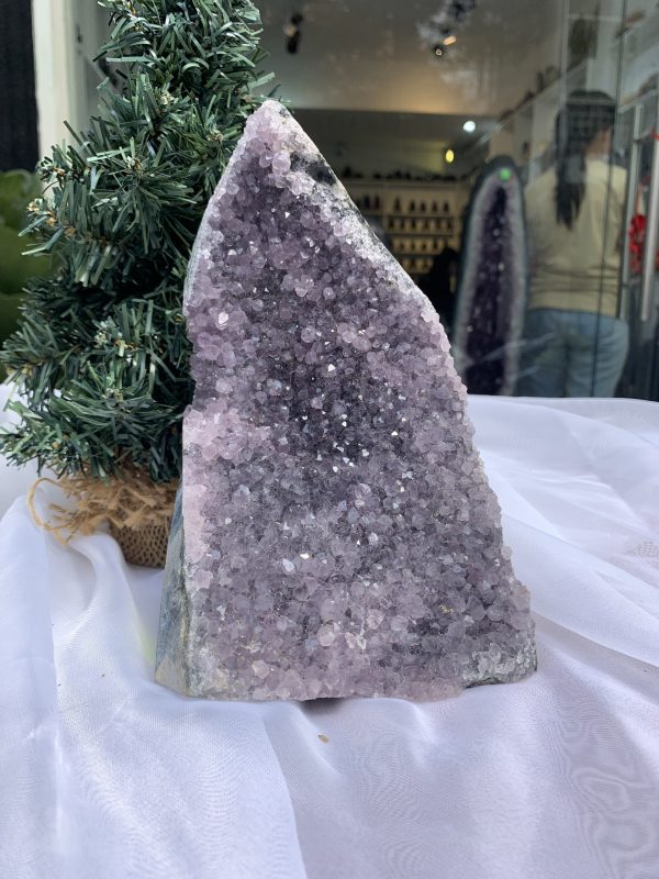 HỐC THẠCH ANH TÍM NHỎ – SMALL AMETHYST GEODE (TV350), KL: 1.624KG, KT: 18×12 CM